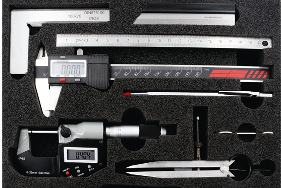 Sada měřicích nástrojů HITEC 7 kusů - posuvné měřítko, mikrometr, úhelník, pravítko, kružítko, měřítko, rýsovač (201-26)