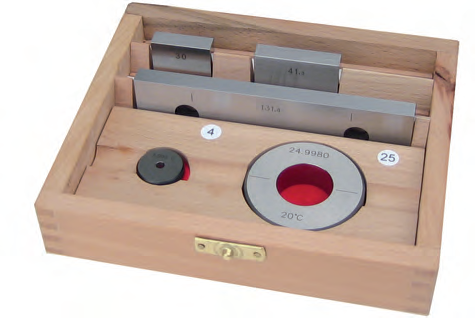 Sada měrek pro testování posuvných měřítekTP 1 měrky 30/ 41,3/ 131,4 nastavovací kroužek 4 / 25/ mm (HT-530-32)